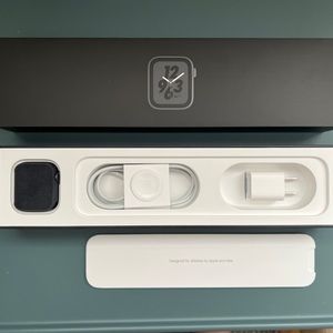 Apple Watch Nike Series 4, 40mm space grey